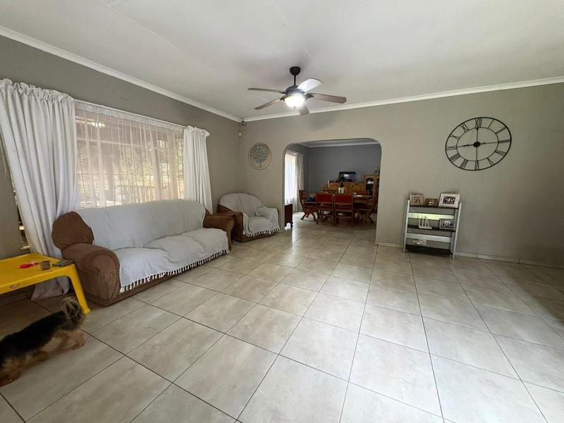 4 Bedroom Property for Sale in Mulbarton Gauteng