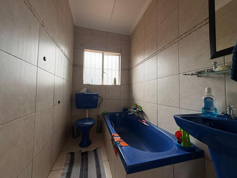 4 Bedroom Property for Sale in Mulbarton Gauteng