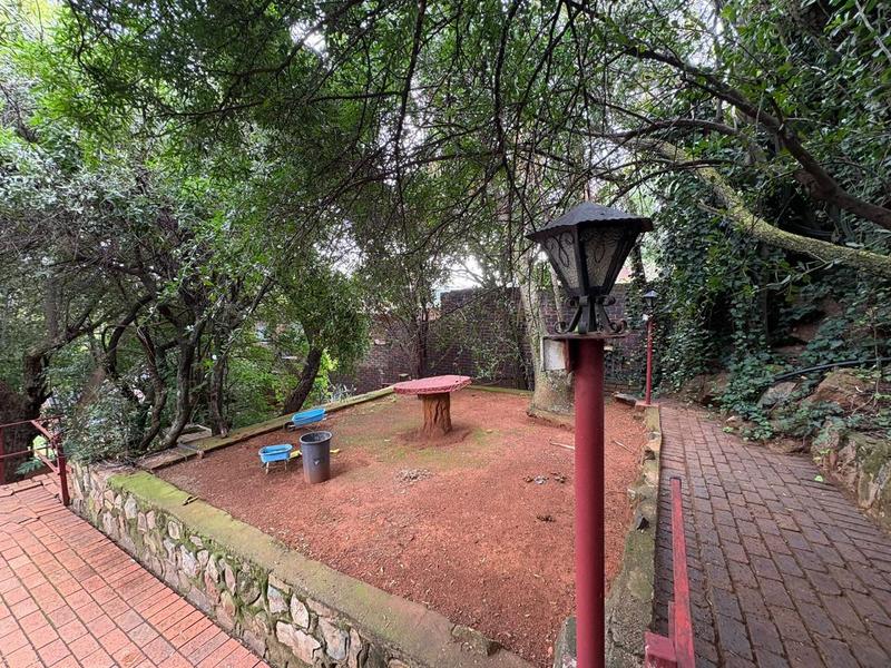 4 Bedroom Property for Sale in Mulbarton Gauteng