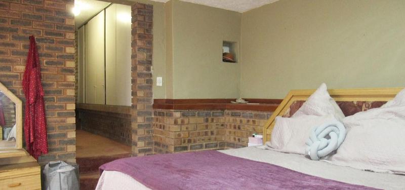 4 Bedroom Property for Sale in Glenvista Gauteng