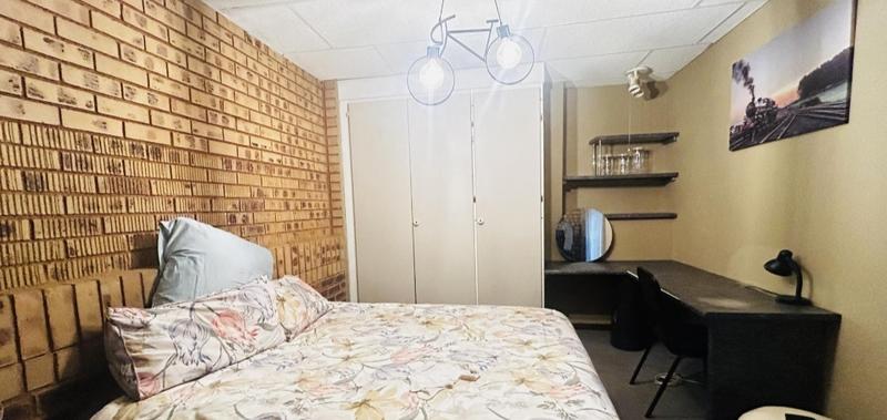 4 Bedroom Property for Sale in Glenvista Gauteng