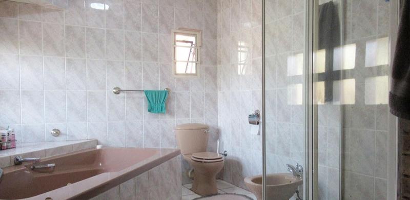 4 Bedroom Property for Sale in Glenvista Gauteng