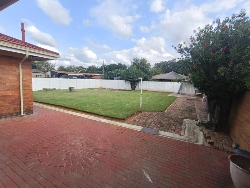 To Let 3 Bedroom Property for Rent in Strubenvale Gauteng