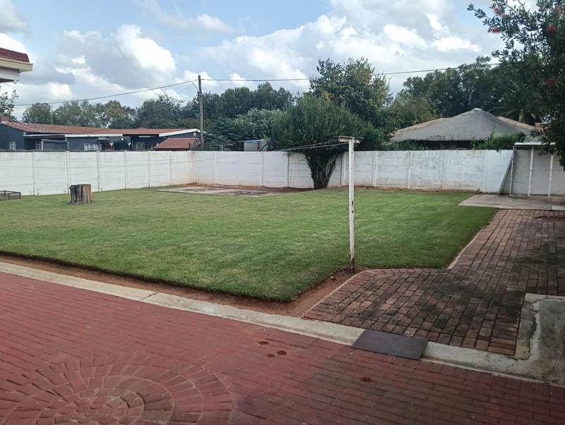 To Let 3 Bedroom Property for Rent in Strubenvale Gauteng