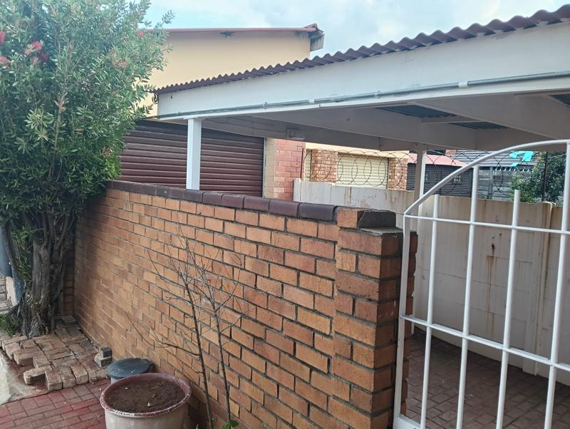 To Let 3 Bedroom Property for Rent in Strubenvale Gauteng