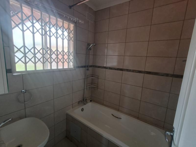 To Let 3 Bedroom Property for Rent in Strubenvale Gauteng