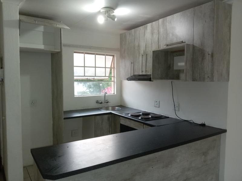 To Let 2 Bedroom Property for Rent in Sandown Gauteng