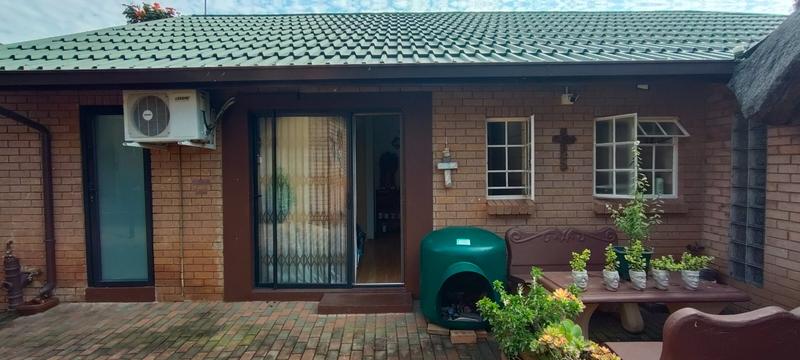 3 Bedroom Property for Sale in Florauna Gauteng