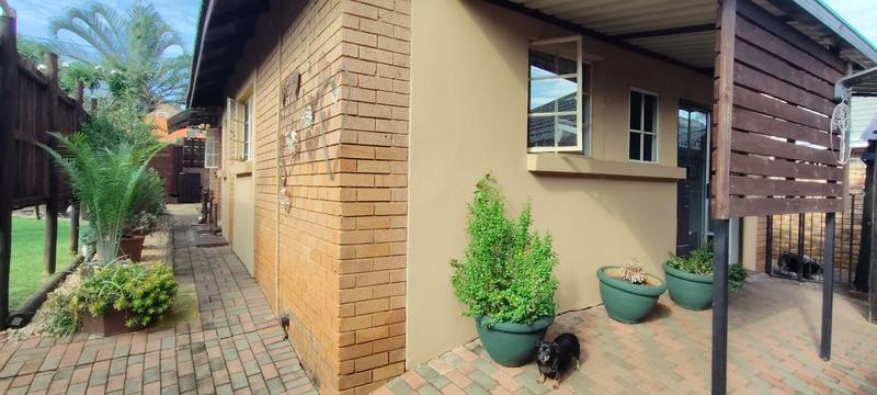 3 Bedroom Property for Sale in Florauna Gauteng