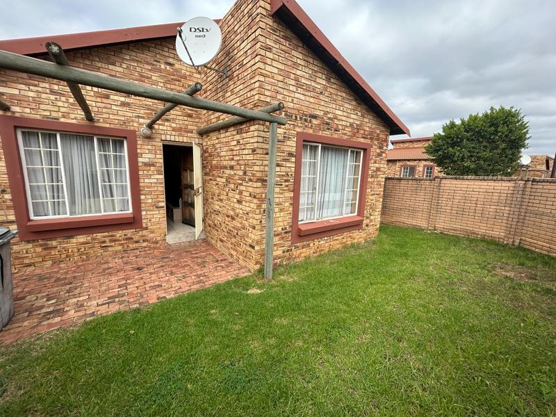2 Bedroom Property for Sale in Kosmosdal Gauteng