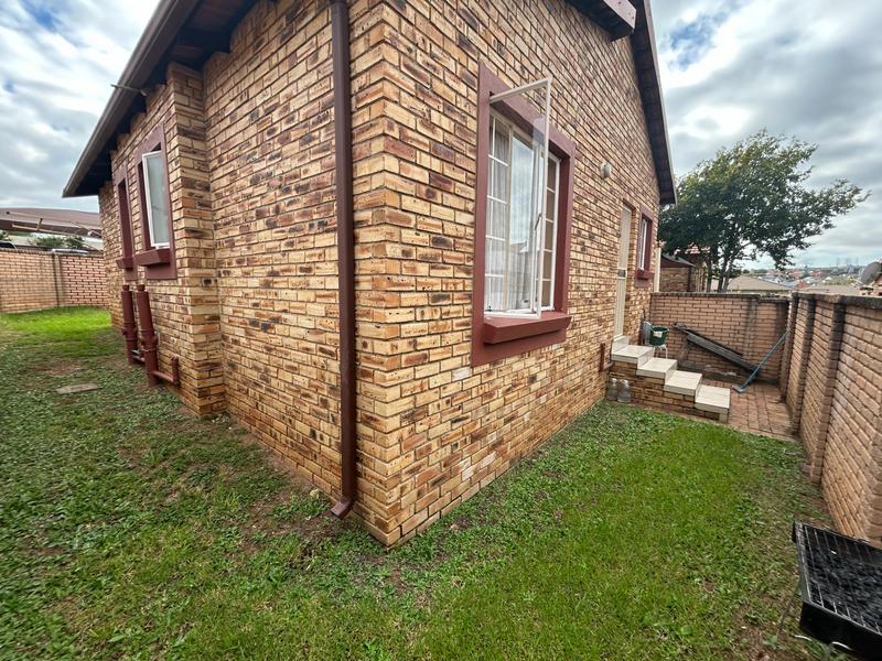 2 Bedroom Property for Sale in Kosmosdal Gauteng