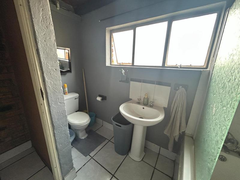 1 Bedroom Property for Sale in Mnandi Gauteng
