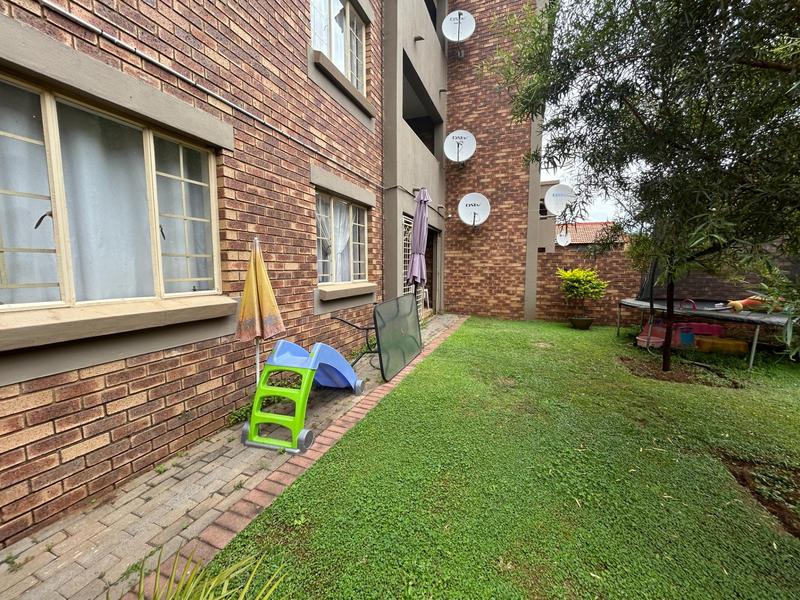 To Let 2 Bedroom Property for Rent in Eco Park Gauteng