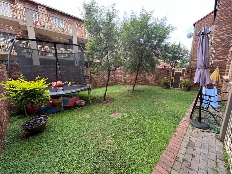 To Let 2 Bedroom Property for Rent in Eco Park Gauteng