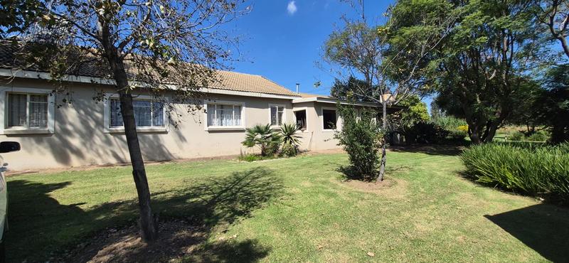 4 Bedroom Property for Sale in Mnandi Gauteng