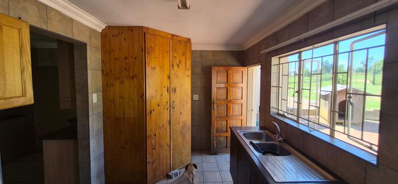 4 Bedroom Property for Sale in Mnandi Gauteng