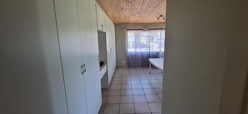 4 Bedroom Property for Sale in Mnandi Gauteng