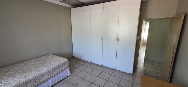 4 Bedroom Property for Sale in Mnandi Gauteng