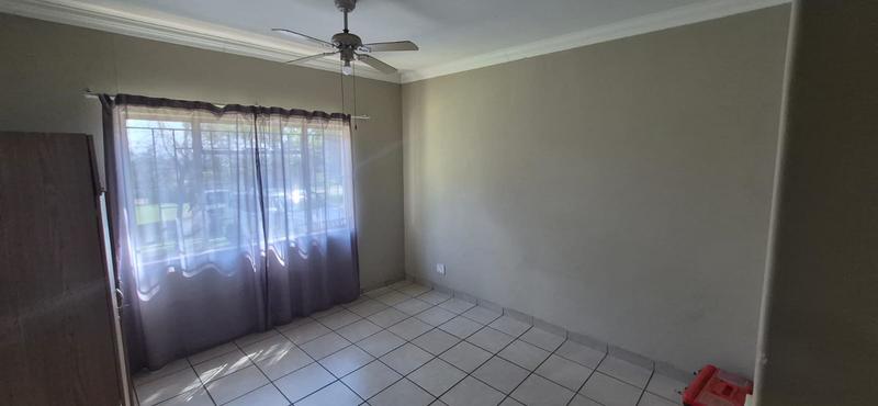 4 Bedroom Property for Sale in Mnandi Gauteng
