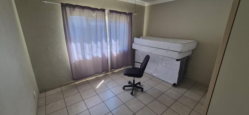4 Bedroom Property for Sale in Mnandi Gauteng