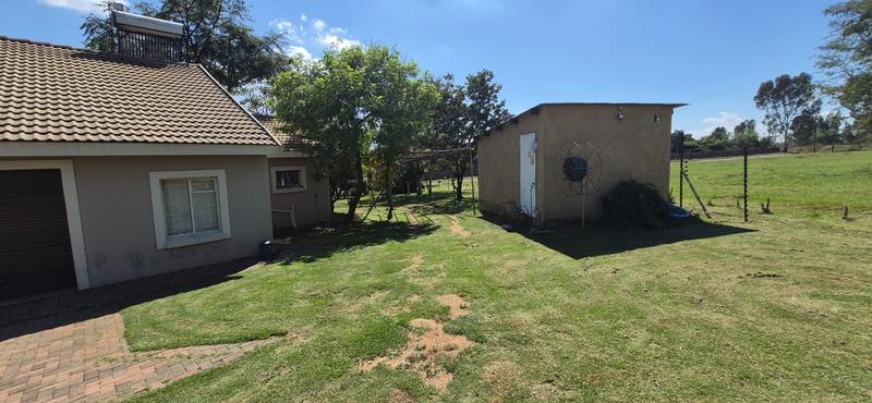 4 Bedroom Property for Sale in Mnandi Gauteng