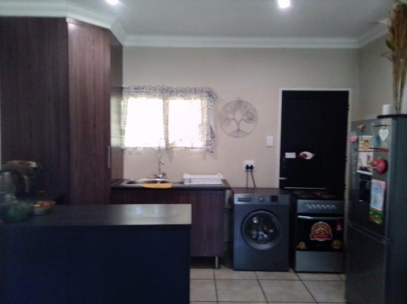 4 Bedroom Property for Sale in Mnandi Gauteng