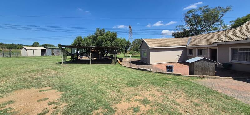 4 Bedroom Property for Sale in Mnandi Gauteng