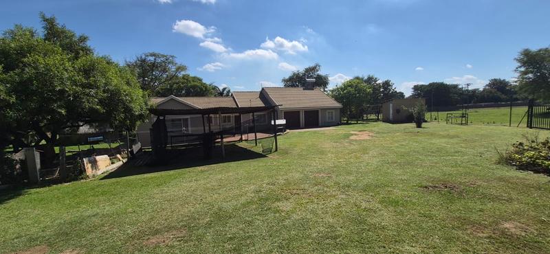 4 Bedroom Property for Sale in Mnandi Gauteng
