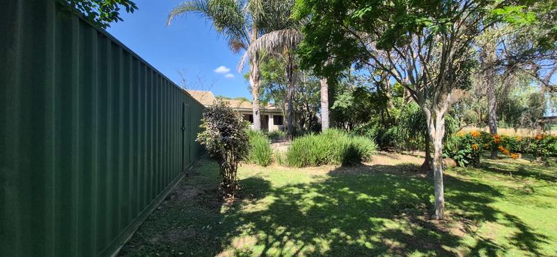 4 Bedroom Property for Sale in Mnandi Gauteng