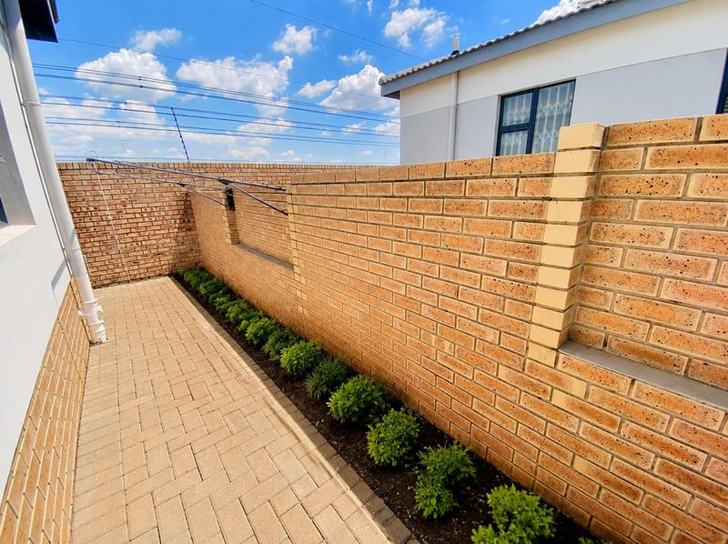 3 Bedroom Property for Sale in Thatchfield Gauteng