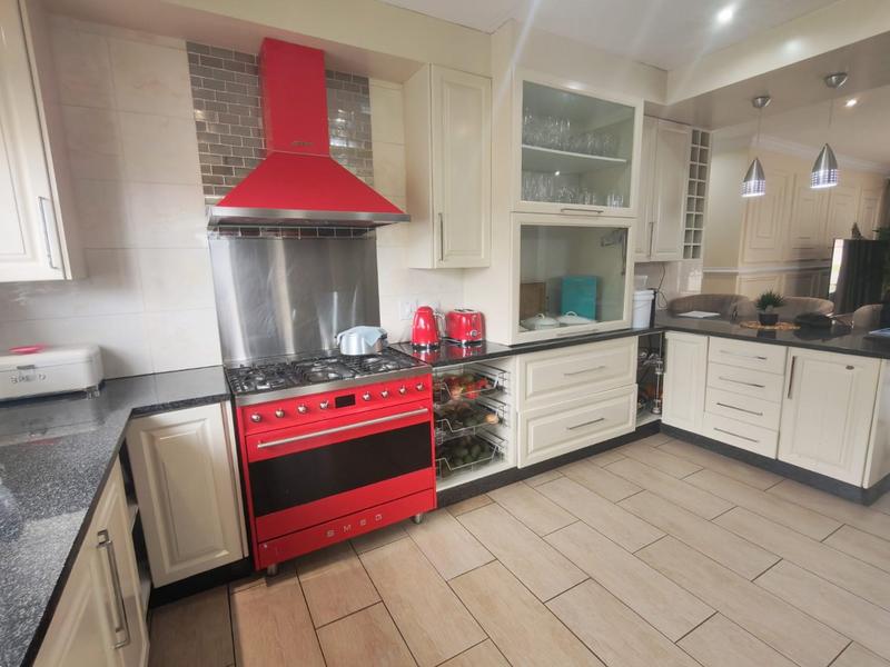 3 Bedroom Property for Sale in Eco Park Gauteng