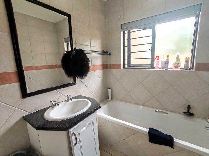 3 Bedroom Property for Sale in Eco Park Gauteng