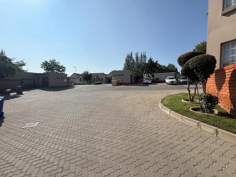 2 Bedroom Property for Sale in Summerfields Estate Gauteng