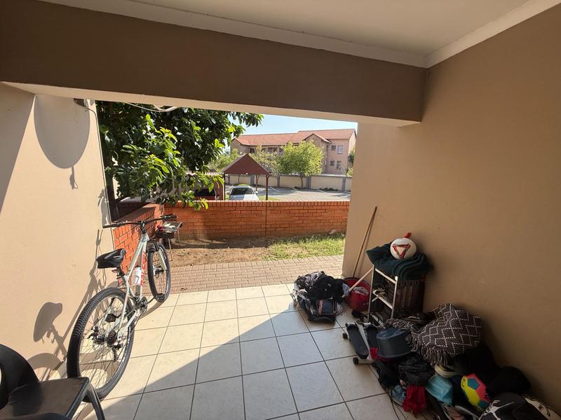 2 Bedroom Property for Sale in Summerfields Estate Gauteng