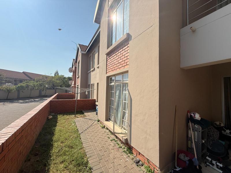 2 Bedroom Property for Sale in Summerfields Estate Gauteng