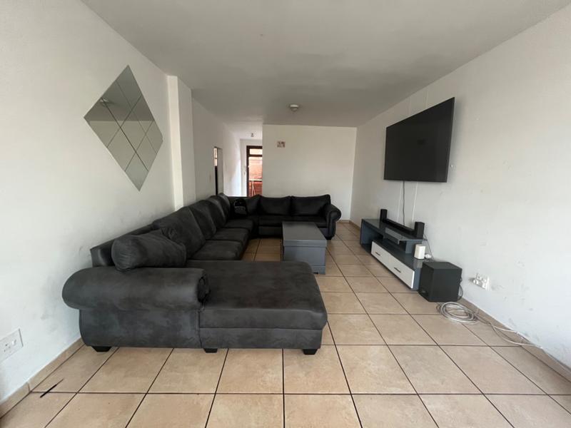 2 Bedroom Property for Sale in Florida Lake Gauteng