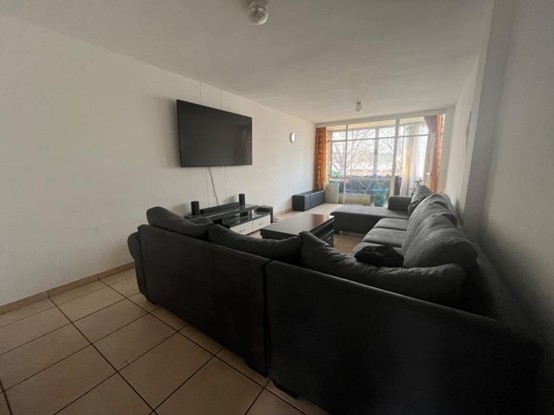 2 Bedroom Property for Sale in Florida Lake Gauteng