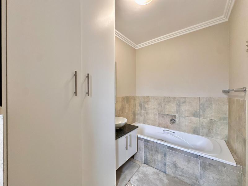 To Let 2 Bedroom Property for Rent in Rivonia Gauteng