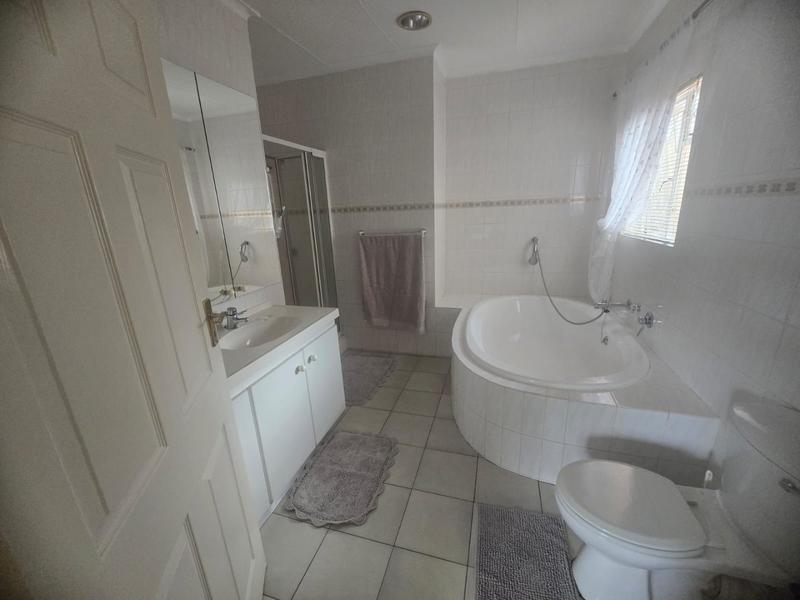 4 Bedroom Property for Sale in Montana Gauteng