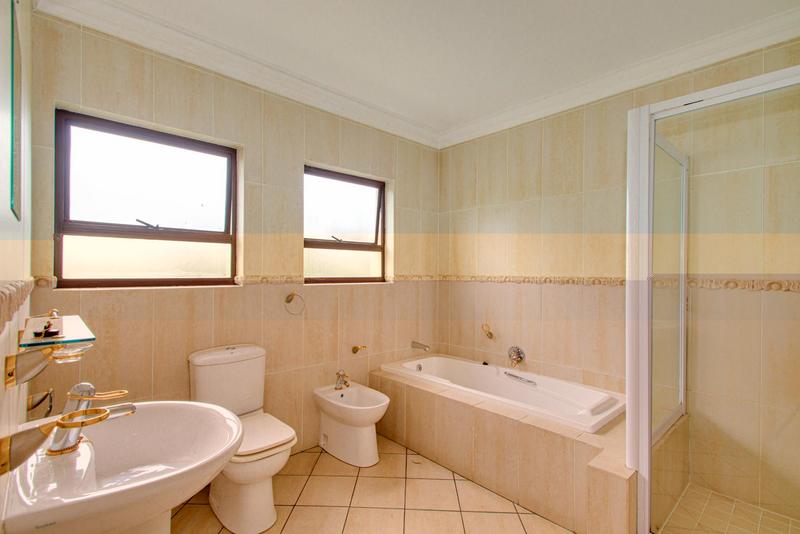 To Let 4 Bedroom Property for Rent in Dainfern Golf Estate Gauteng