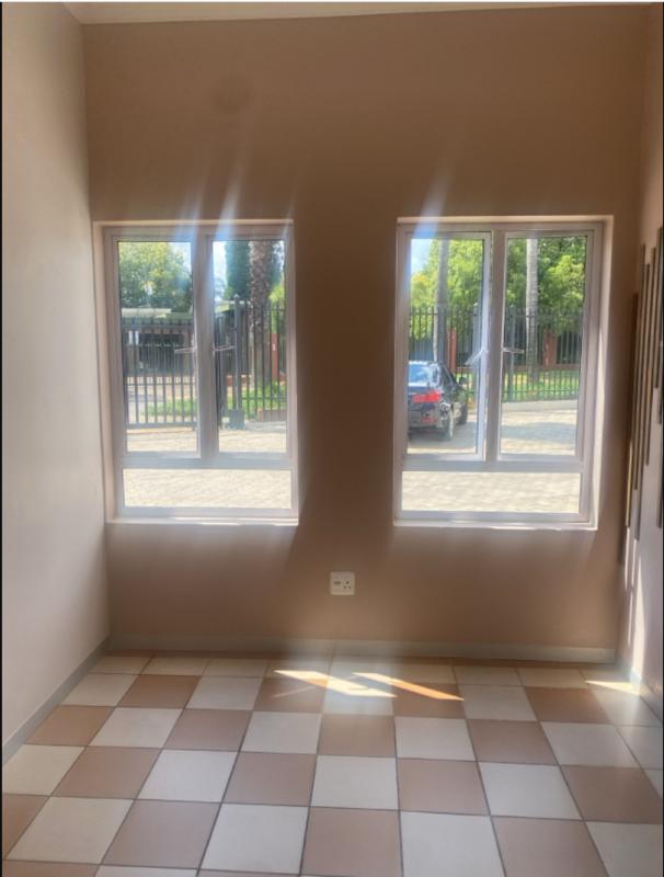 To Let Commercial Property for Rent in Clubview Gauteng