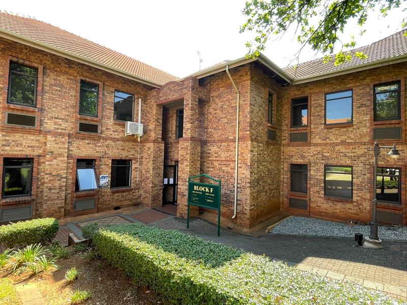 To Let Commercial Property for Rent in Die Hoewes Gauteng