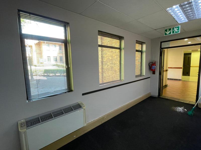 To Let Commercial Property for Rent in Die Hoewes Gauteng