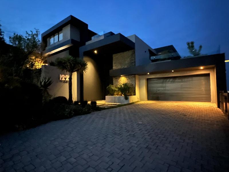 6 Bedroom Property for Sale in Featherbrooke Estate Gauteng