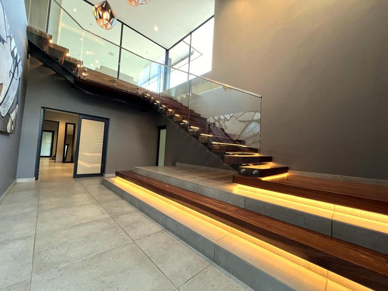 6 Bedroom Property for Sale in Featherbrooke Estate Gauteng