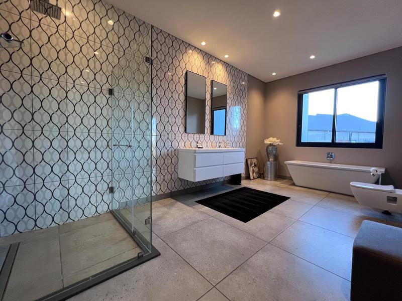 6 Bedroom Property for Sale in Featherbrooke Estate Gauteng