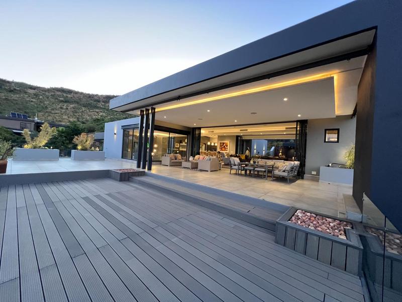 6 Bedroom Property for Sale in Featherbrooke Estate Gauteng