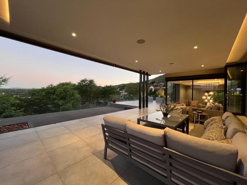 6 Bedroom Property for Sale in Featherbrooke Estate Gauteng