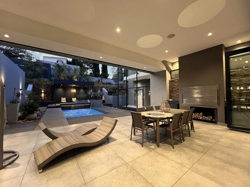 6 Bedroom Property for Sale in Featherbrooke Estate Gauteng