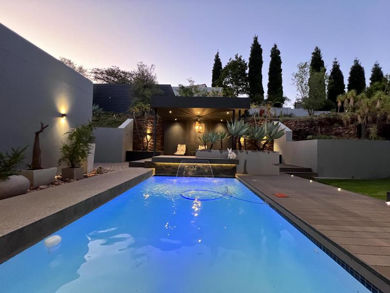 6 Bedroom Property for Sale in Featherbrooke Estate Gauteng